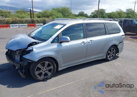 2011 Toyota Sienna Se из США, поврежденный, VIN 5TDXK3DC5BS062055